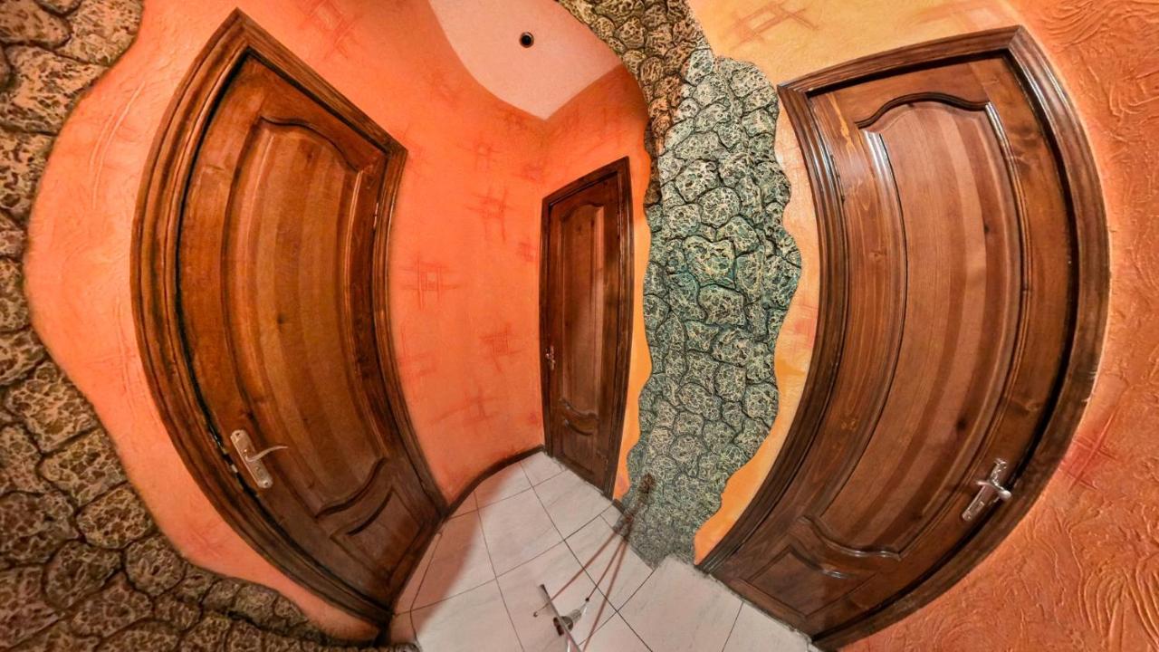 La Vitalie Guest House คีชีเนา ภายนอก รูปภาพ