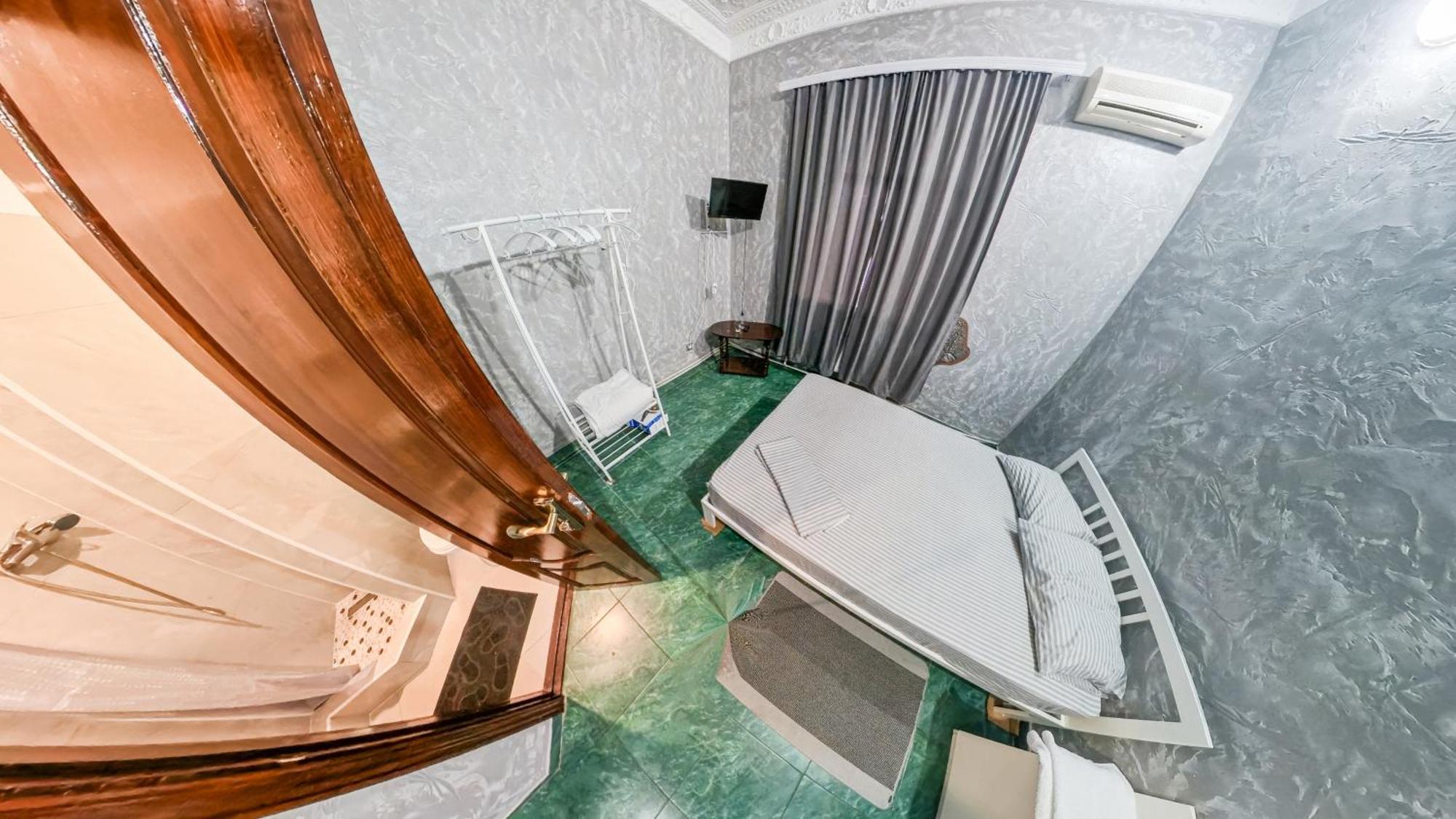 La Vitalie Guest House คีชีเนา ภายนอก รูปภาพ
